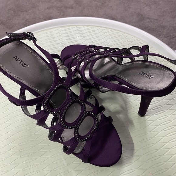 NWOB Women's Apt. 9 Bejeweled‎ Strappy Purple Heels in Sz. 7. Heel= 4" - Picture 11 of 12